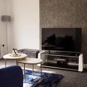 Apartment In Speke- 8 Mins Walk To Airport, Speke