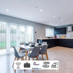 Holiday home Harper's Haven: Spacious Detached House In Hawarden, Ewloe